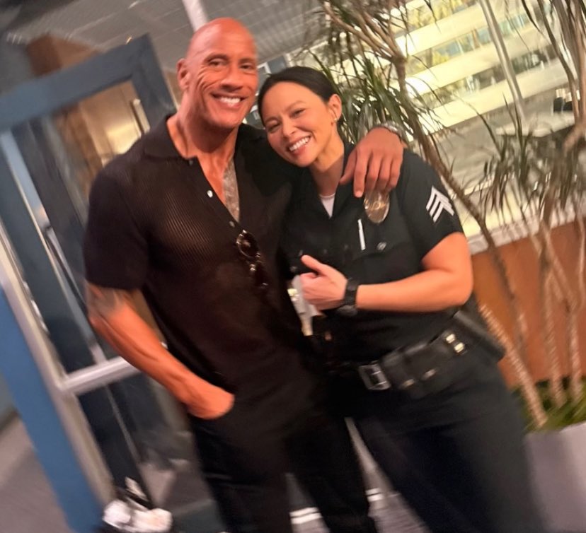 chenslivia's tweet photo. now whyyyyy was the rock on set😭😭😭😭😭😭😭 https://t.co/LztdAcVVVG