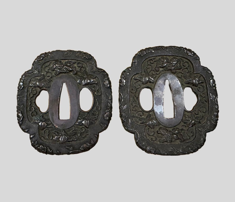 買取実績：刀装具 鍔 獅子花桐図】 刀装具として独立した価値を持つ