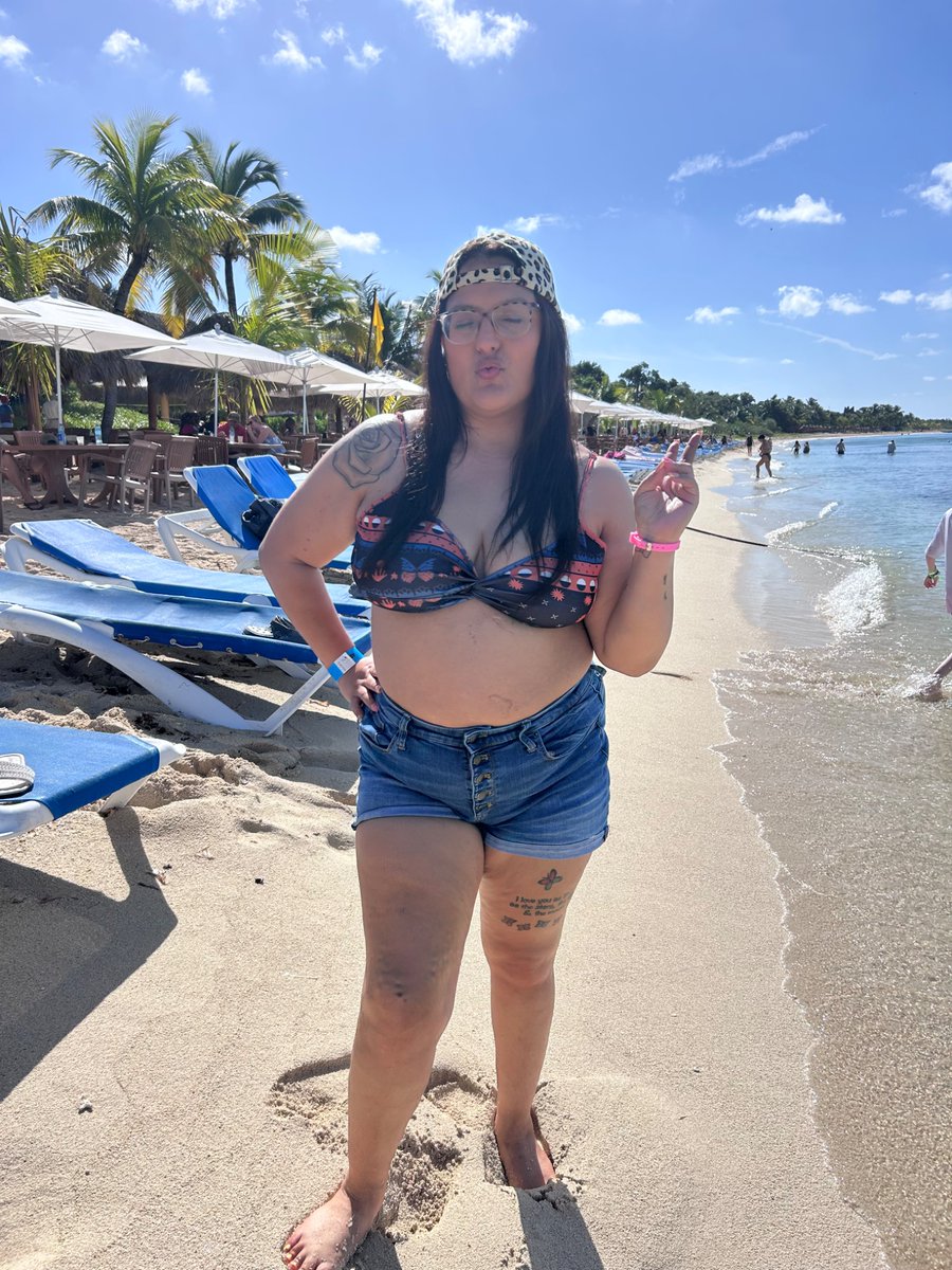 PRedcity's tweet photo. Living my lifeee 🫶🏼🥰

Findom femdom domme Paypigs https://t.co/DYrRt40U2H