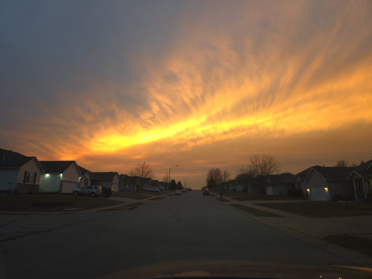 TheSherriKane's tweet photo. @fox4wx In Raymore https://t.co/Hqed1FFHYE