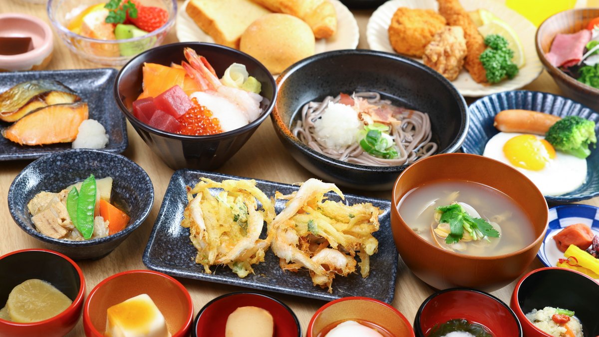 dormy_hotels's tweet photo. ／
📢本日プレオープン‼
『天然温泉 越前の湯 御宿 野乃福井』
＼

ホテルのこだわりと魅力▼
♨10階最上階に天然大浴場を完備。男性・女性サウナにはオートロウリュサウナを設置しております🧖‍
🍚ご当地逸品料理には「海鮮丼」「季節のかき揚げ＆白エビのかき揚げ」「越前おろしそば」をご用意。約50品の和洋食バイキングをお愉しみください🥢
🛌全室に、全米ホテルシェアNo.1のサータ社製ベッドを導入し、上質な眠りにこだわりました。

JR「福井」駅より徒歩約7分の好立地で、ビジネスや観光の拠点にもオススメです🙆‍‼

プレオープンを記念して限定クーポンも配布中‼
皆さまのお越しをお待ちしております✨
#ドーミーイン #ドーミーインニューオープン情報 #御宿野乃福井