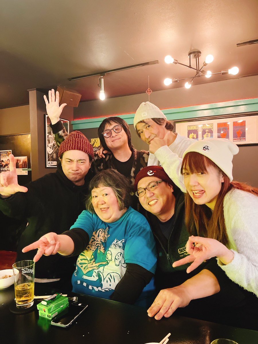 当店に設置していた八戸募金ですが62790円になりました。
青ちゃん(THE HAVENOTS)が1210円足して64000円にして昨日に八戸に届けてくれました。