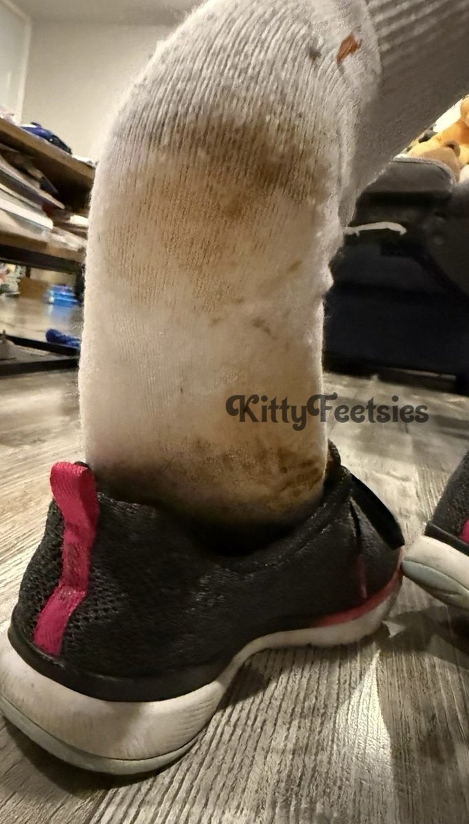 KittyFeetsies 🇨🇦 tweet media