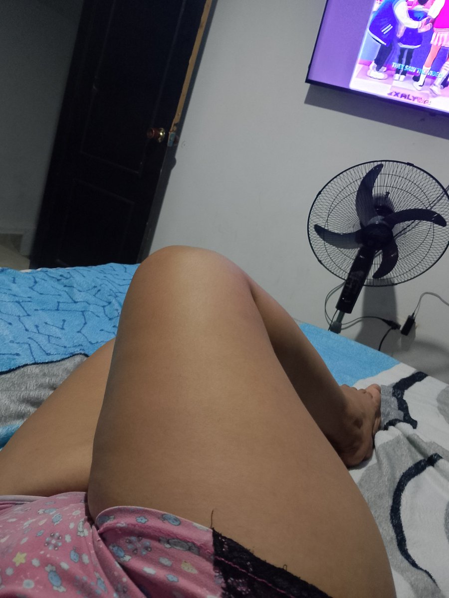 HETERO CURIOSA tweet media