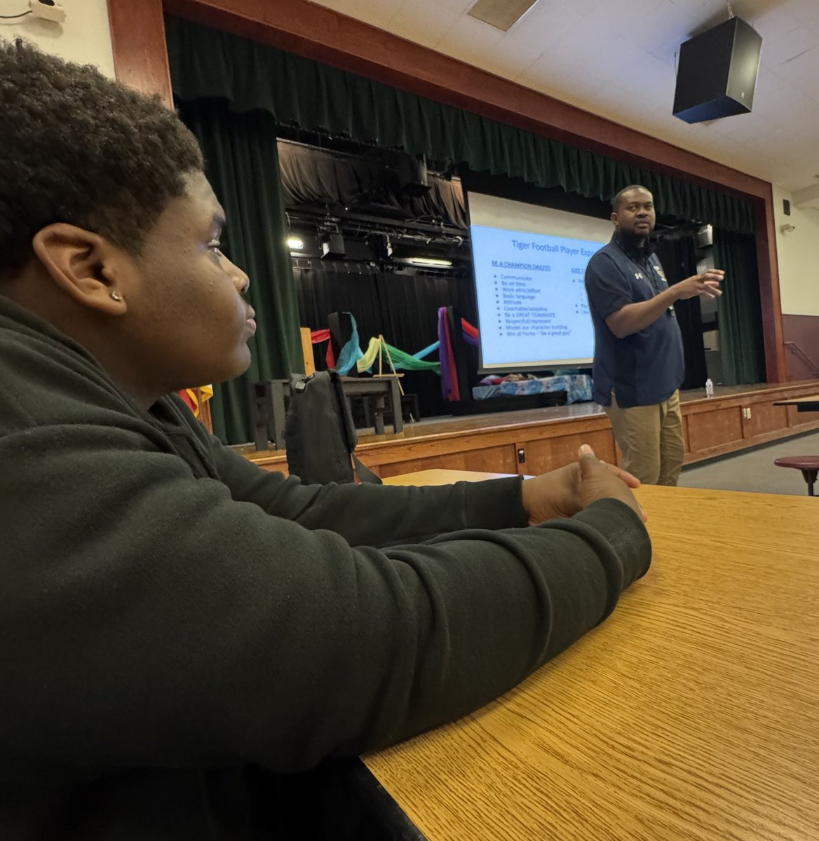 Major Strong tweet media