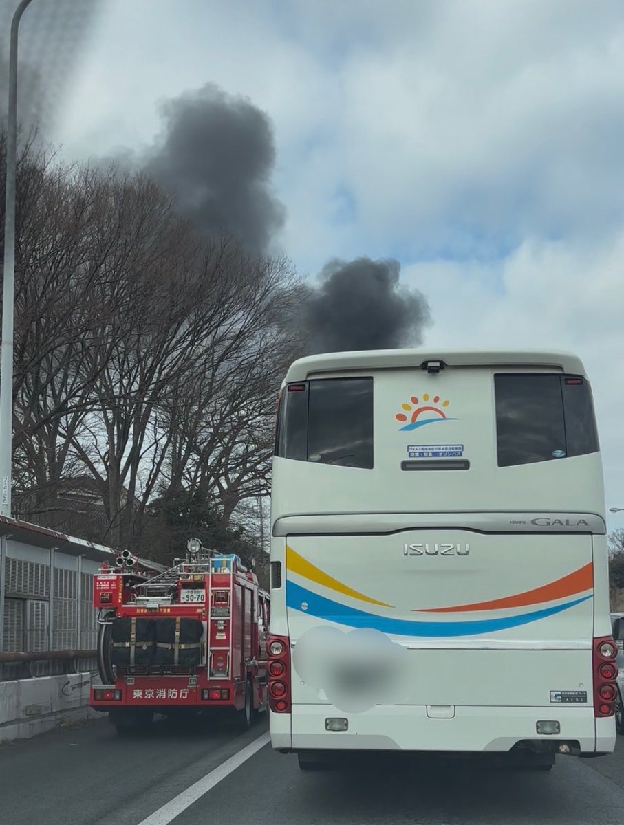 中央道で京王バスが炎上、41人全員無事避難
