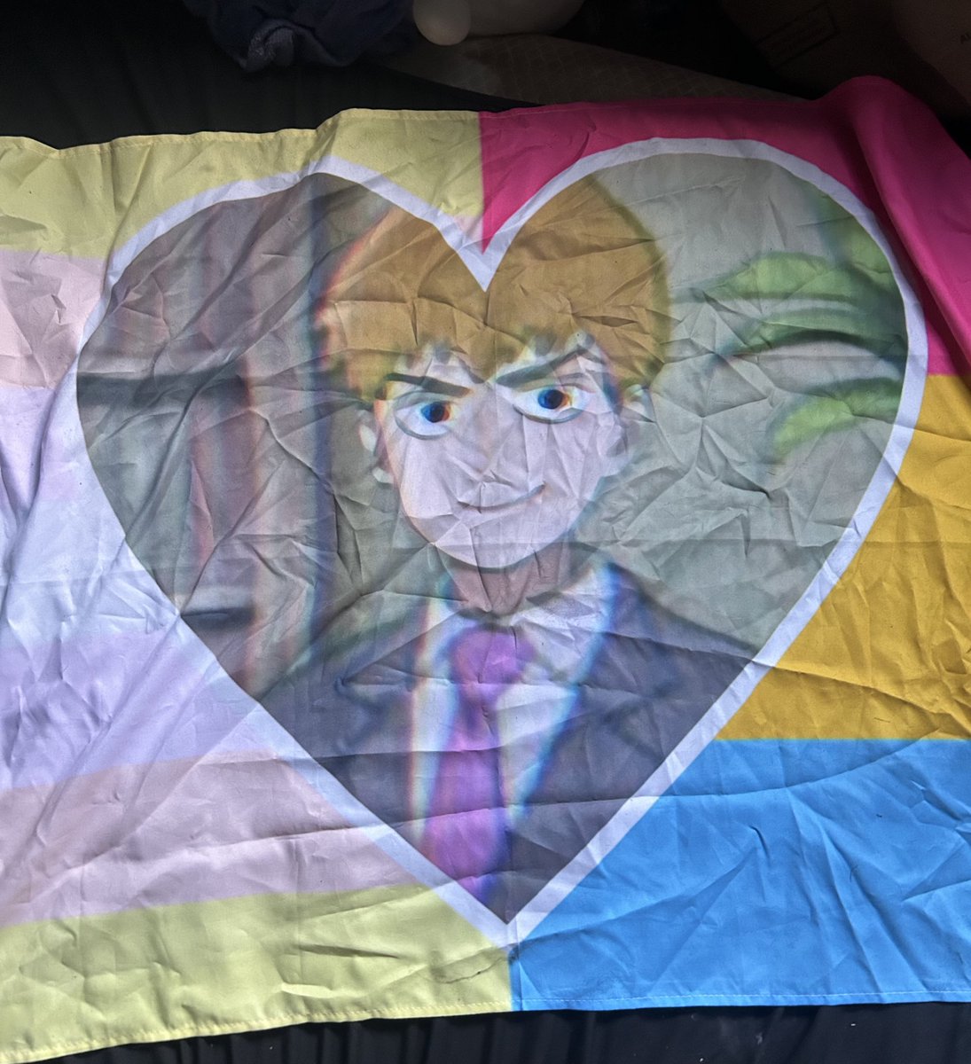 What the hell do I do with this? Im not pansexual anymore. Any pansexual/pangender reigen fans want this? Maybe i’ll just cut reigen out