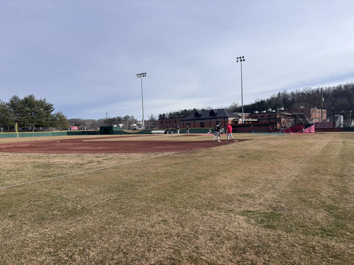 jhillpitching's tweet photo. Was a great day to get out and go live on the field. Getting better every day! #baseball #ncaa #juco #highschool #lcbaseball https://t.co/txIVyuNyGJ