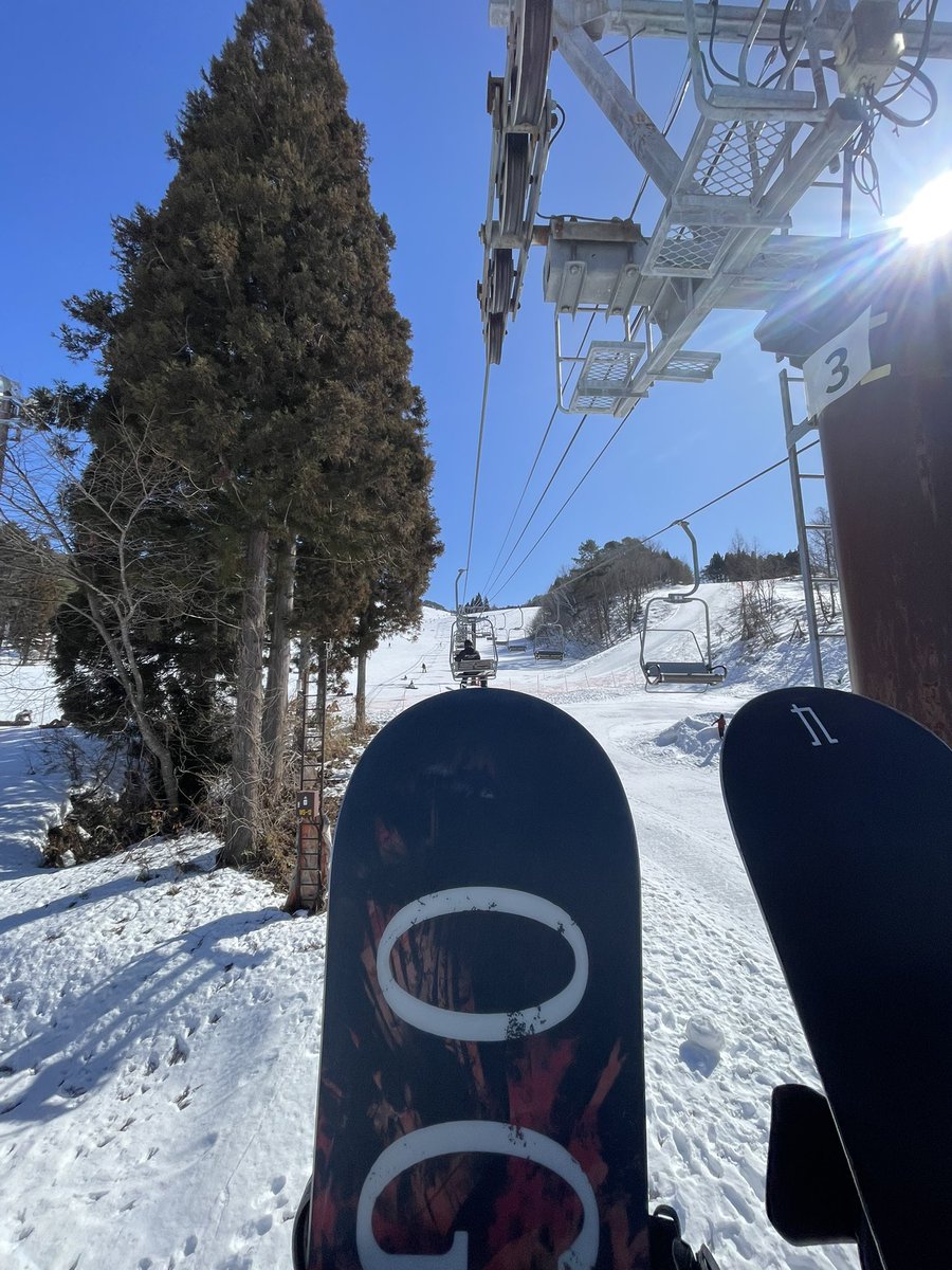 485___574's tweet photo. 人生初スノボ🏂
楽しかった〜 https://t.co/9GQhWDSjz8