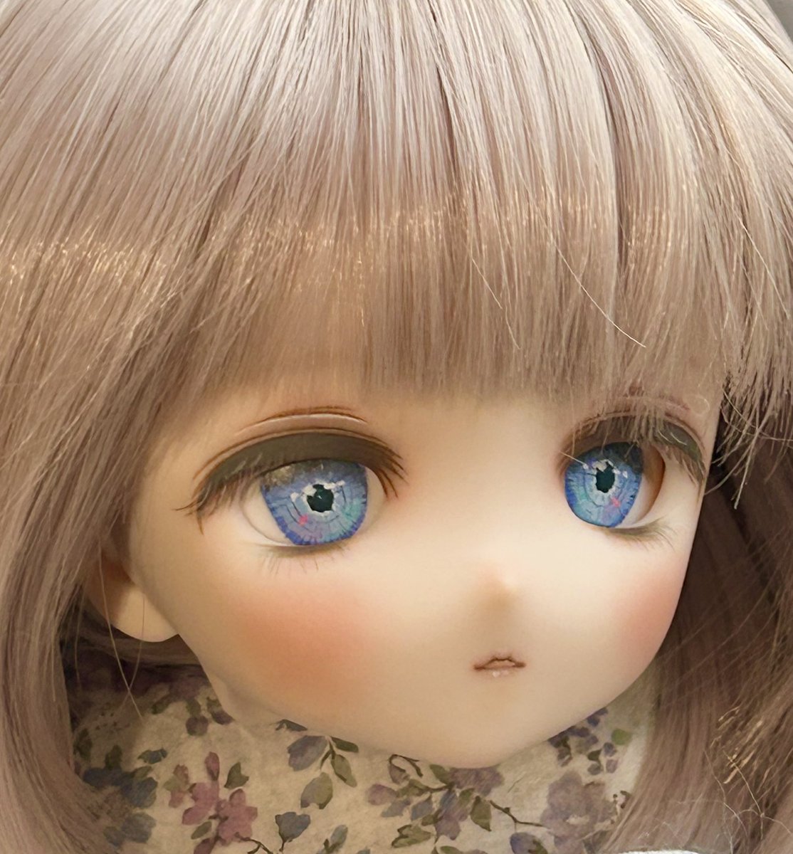 アイ描き作業終了🖌🎨
かわいいのでは"(∩>ω<∩)
レジンでコーティングします✨️
ホロを入れるか悩むところ🤔