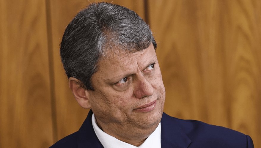 DaniloTorres100's tweet image. Cortando as isenções fiscais (85 bilhões) que o Tarcísio dá para 2% dos empresários do estado (amigos do rei), é possível:

- Professor com salário de 10 mil
- Metrô gratuito aos domingos/feriados
- Metrô 24h nos fins de semana
- Escola padrão CEU, com piscina, teatro, cinema e