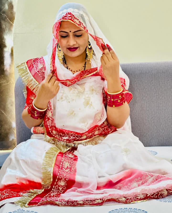 मन, वचन और कर्म से हम सदैव जिस विषय के बारे में विचार करते हैं, वह स्वतः ही हमें अपनी ओर आकर्षित करना प्रारम्भ कर लेती है। 🧖🏻

GOOD MORNING 🌄