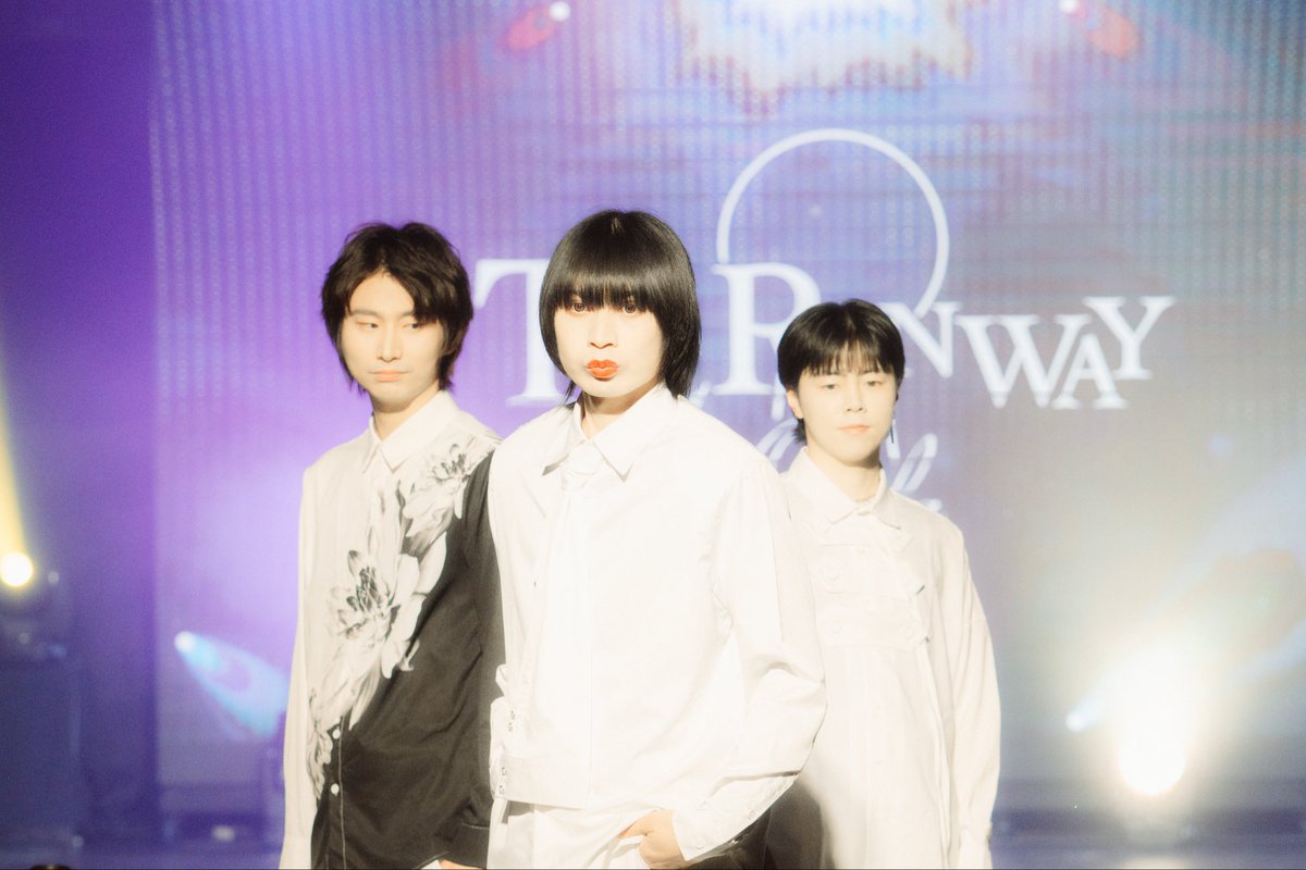 oudon878787's tweet photo. 先日のザランの1枚
White STAGE
#ランウェイ
#モデル
#ファッション
#被写体 https://t.co/ESadsjDvPa