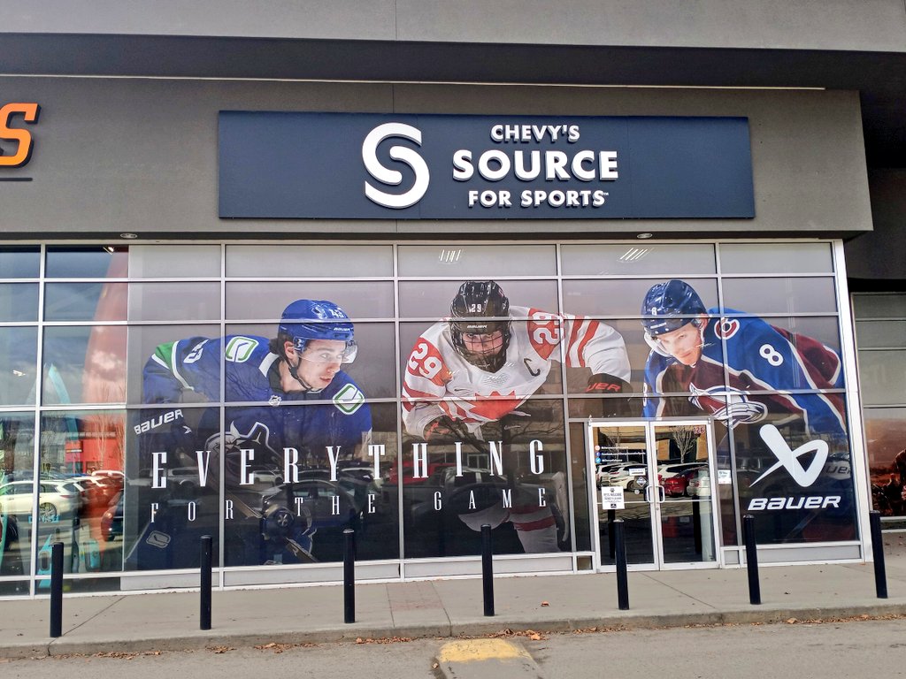 Are we a hockey nation or what❓️🇨🇦
Let's go Canada🥇🥈🥉 #Olympics2026 
#Sports *2/3 ain't bad on the #Kelowna mural from March 2023😹 #Canucks Boo, Quinn🇺🇸