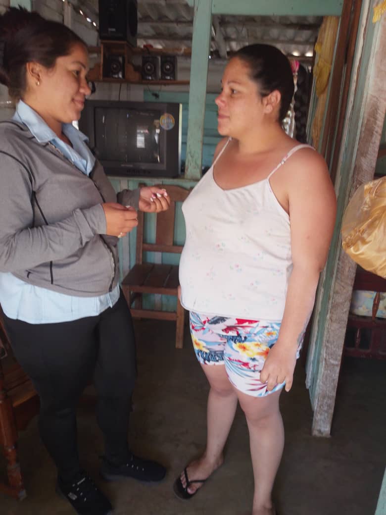 La atención al adulto mayor, lactantes y embarazadas, son prioridad para sistema de salud cubano. En esta ocasión estudiantes del municipio Sandino apoyan visitando hogares en las diferentes áreas de salud del municipio.

#UCMPinar 
#CubaPorLaVida