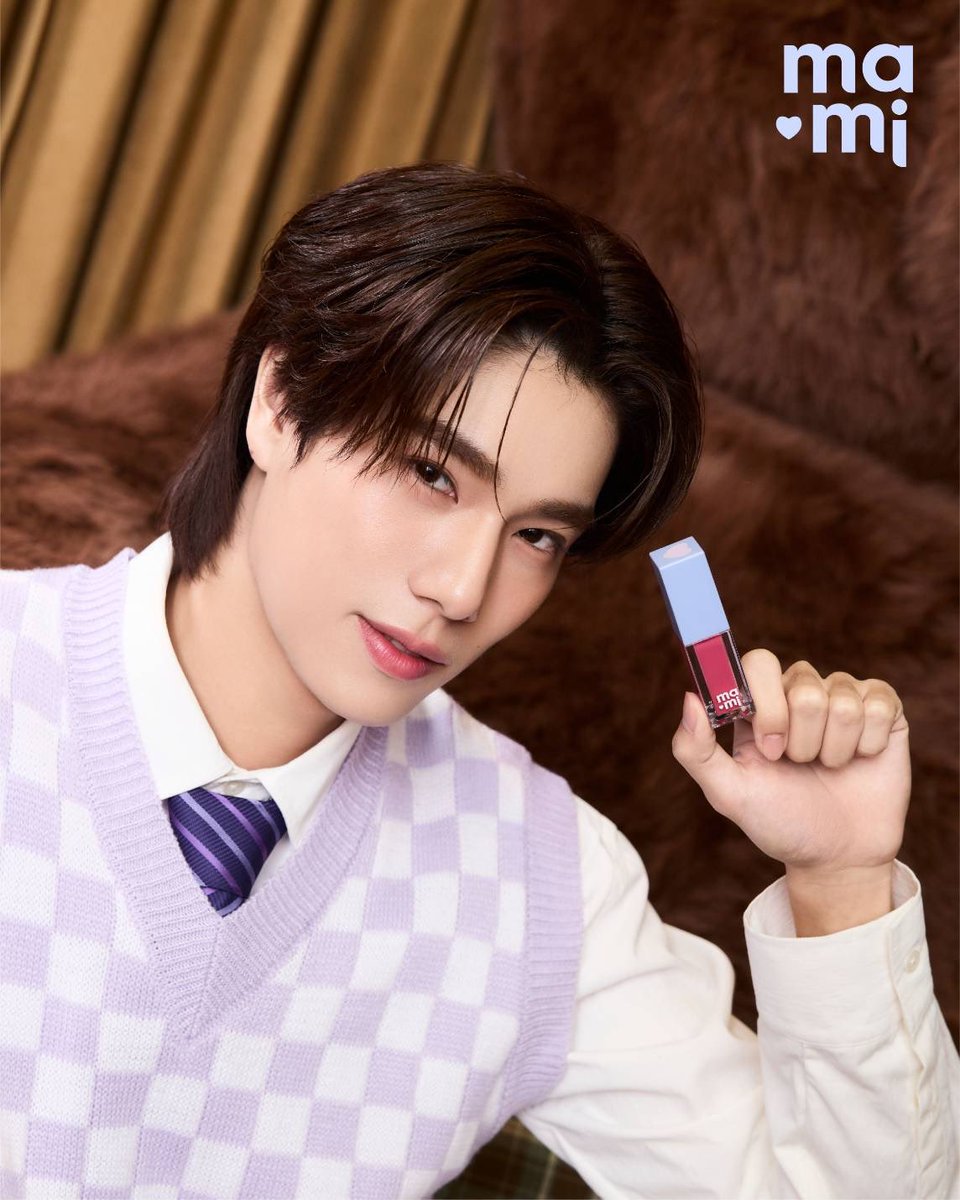 ALLNewsEXPRESS1's tweet image. สะเทือนวงการบิวตี้ “ภูวินทร์” #phuwintang ปล่อยพลังเฟรช ร่วมแชร์ทริคดูแลตัวเองสไตล์คนรุ่นใหม่

#MamiBrand #MamiCosmetics #MamiFeelGoodMoment 

เติมความสดใสในทุกวันด้วยริมฝีปากที่เนียนนุ่มและชุ่มชื้น จากทริคของ ‘ภูวินทร์ ตั้งศักดิ์ยืน’ ที่เทให้ใจ ‘The Berry Academy Berry Club Lip