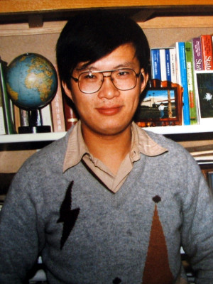 当代不应忘却的勇士(一百三十三)
郝致京 安徽马鞍山人，是“六四”事件（1989年天安门事件）中的遇难者之一。
他毕业于中国科学技术大学近代物理系（四系），后在中国科学院科技政策与管理科学研究所（现中国科学院科技战略咨询研究院）担任助理研究员。1988年曾访问美国，前途原本光明，结婚不久。