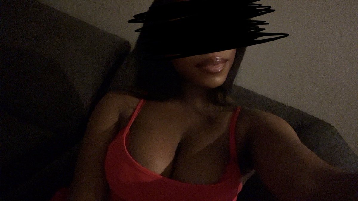 fallenvixora's tweet image. do you like my smile?