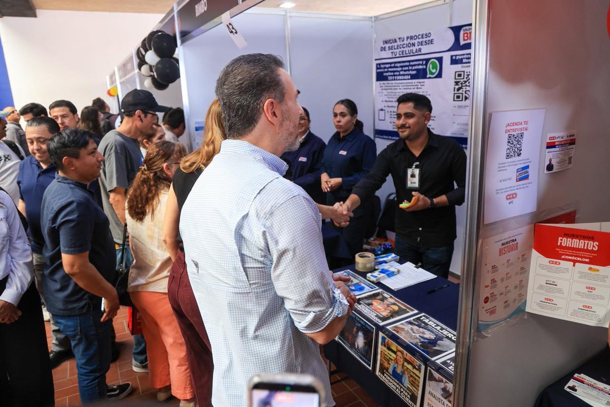 ¡En Monterrey sí hay trabajo! Más de 9 mil oportunidades laborales abren la puerta a un mejor futuro para miles de familias regias. 🤝

Junto a Gaby, recorrimos la Feria del Empleo donde más de 200 empresas confiaron en el talento de nuestra gente. Seguimos trabajando para que en