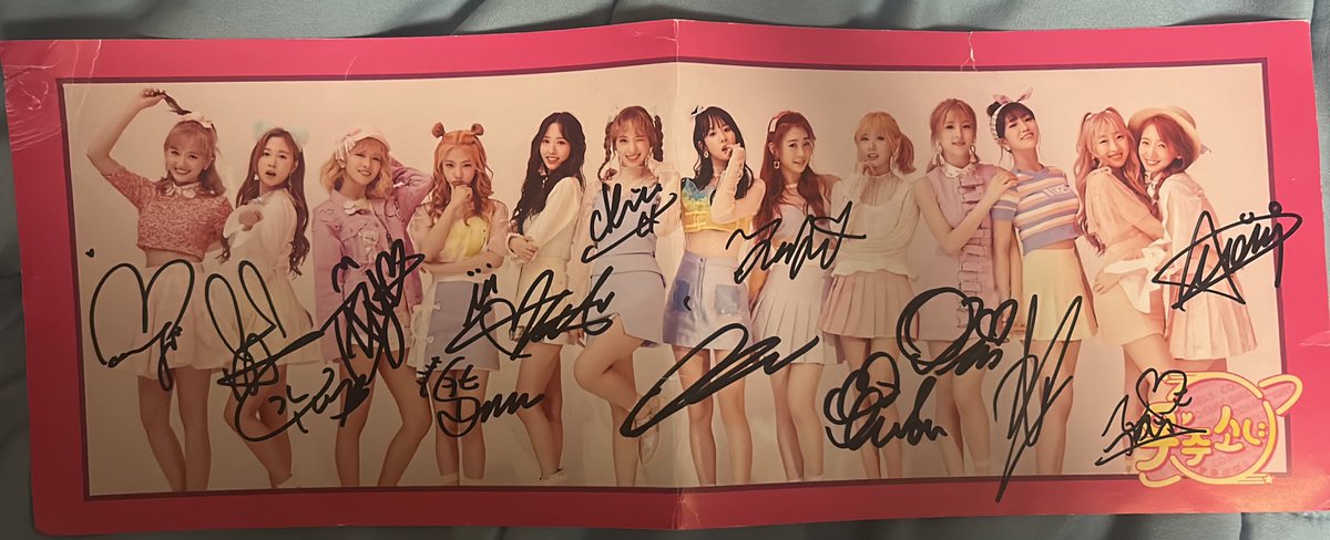 OH MY GOD IM FREAKING OUT THIS SELLER I BUY FROM A LOT GAVE ME THIS FOR FREE IN MY ORDER IM SHAKING