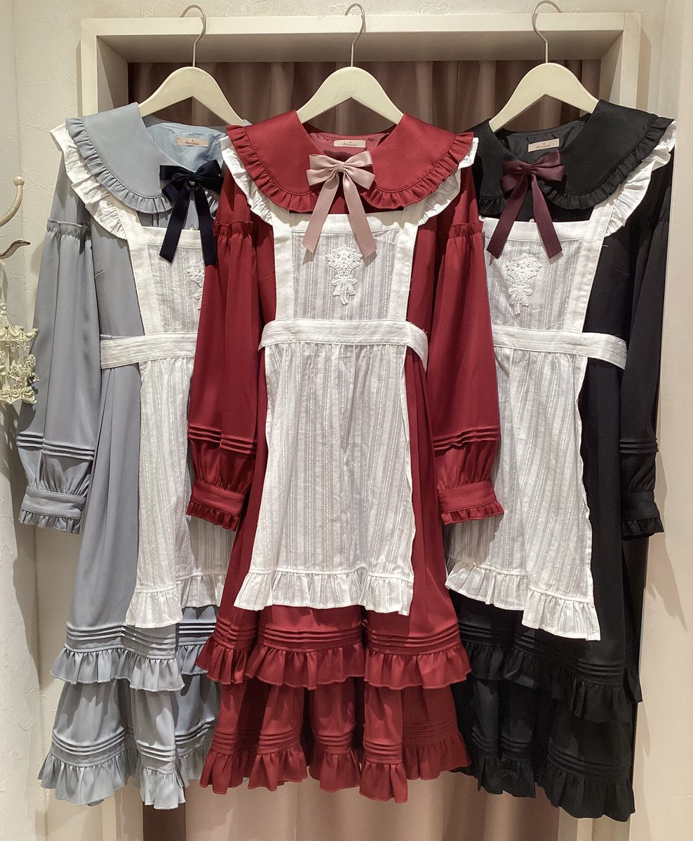 ꫛꫀꪝ Romantic Heroine ロング丈ワンピースサックス/ボルドー