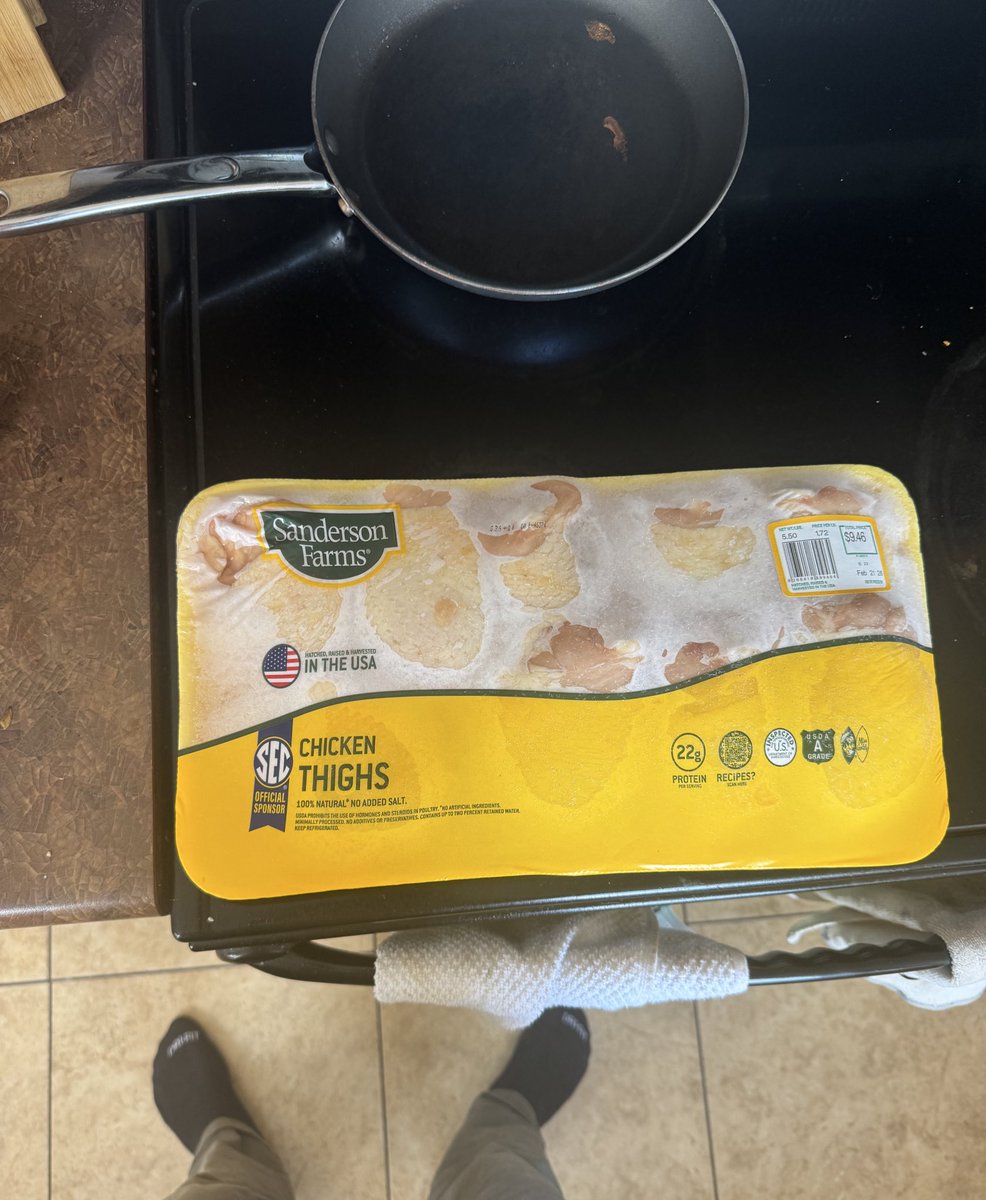 andrewfred82's tweet photo. Can’t even get chicken without SEC bias 😭🫠 https://t.co/YcuEqsMEZP