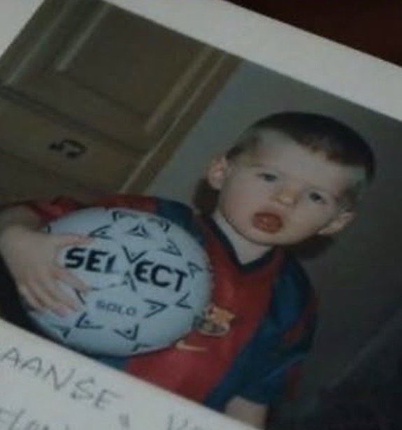 3363pdf's tweet image. sendernya                           dia si hala madrid