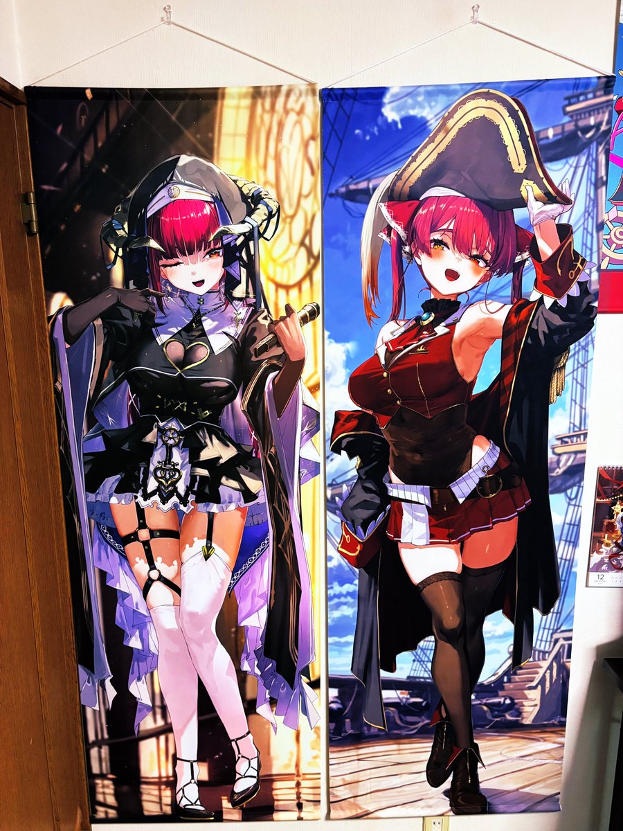 今年も待ちに待った物が届いた😆 等身大タペストリーと新刊セット