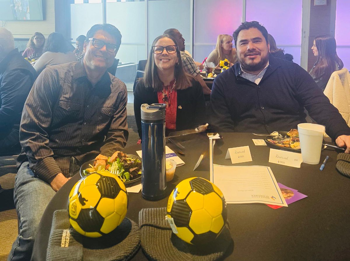 The Mexican Consulate (<a href="/ConsulMexAlb/">ConsulMexAlb</a>) expresses its sincere appreciation to Singleton&amp;Schreiber (<a href="/SingletonShreib/">Singleton Schreiber</a>) (<a href="/Brian_Colon/">Brian S. Colon</a>)for the kind invitation to Head Consul Patricia Pinzón (<a href="/patriciapinzon/">Patricia Pinzón</a>) as keynote speaker at their Team Appreciation Luncheon.

During her remarks,