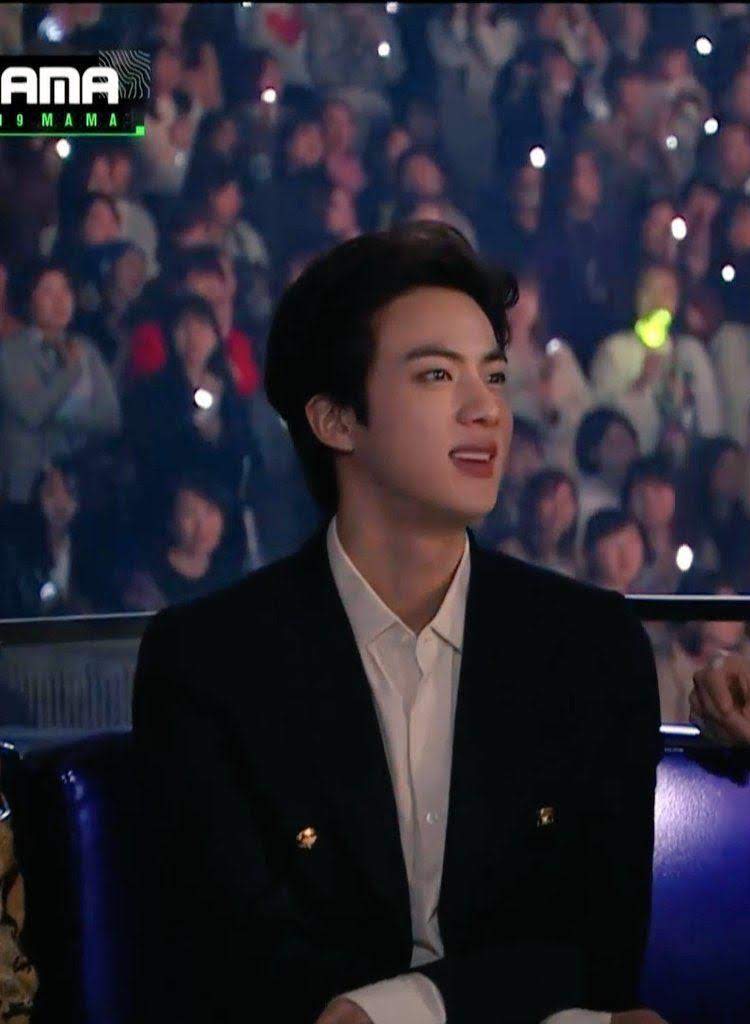 𝗔𝗿𝘁í𝗰𝘂𝗹𝗼𝘀

ʀᴇᴀᴄᴄɪᴏɴᴀ, ʀᴇᴄᴏᴍɪᴇɴᴅᴀ ʏ ᴄᴏᴍᴘᴀʀᴛᴇ

1.  naver.me/Fx2Zy0D4   

- Quédate 2-3 minutos antes de reaccionar

#방탄소년단진 #진 #JIN  #BTSJIN