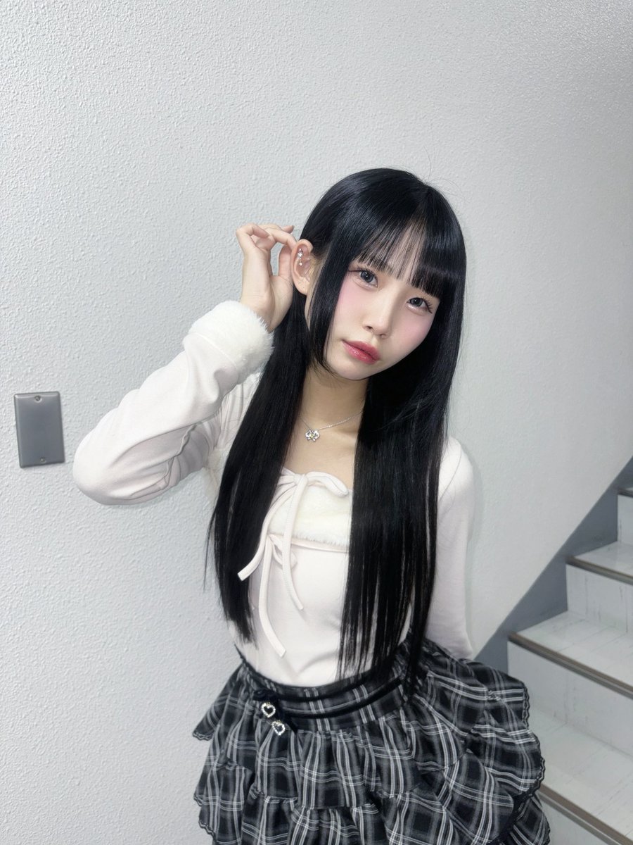 AINAS_GANG's tweet photo. 黒髪にしたー！ https://t.co/RtaEXIkbD6