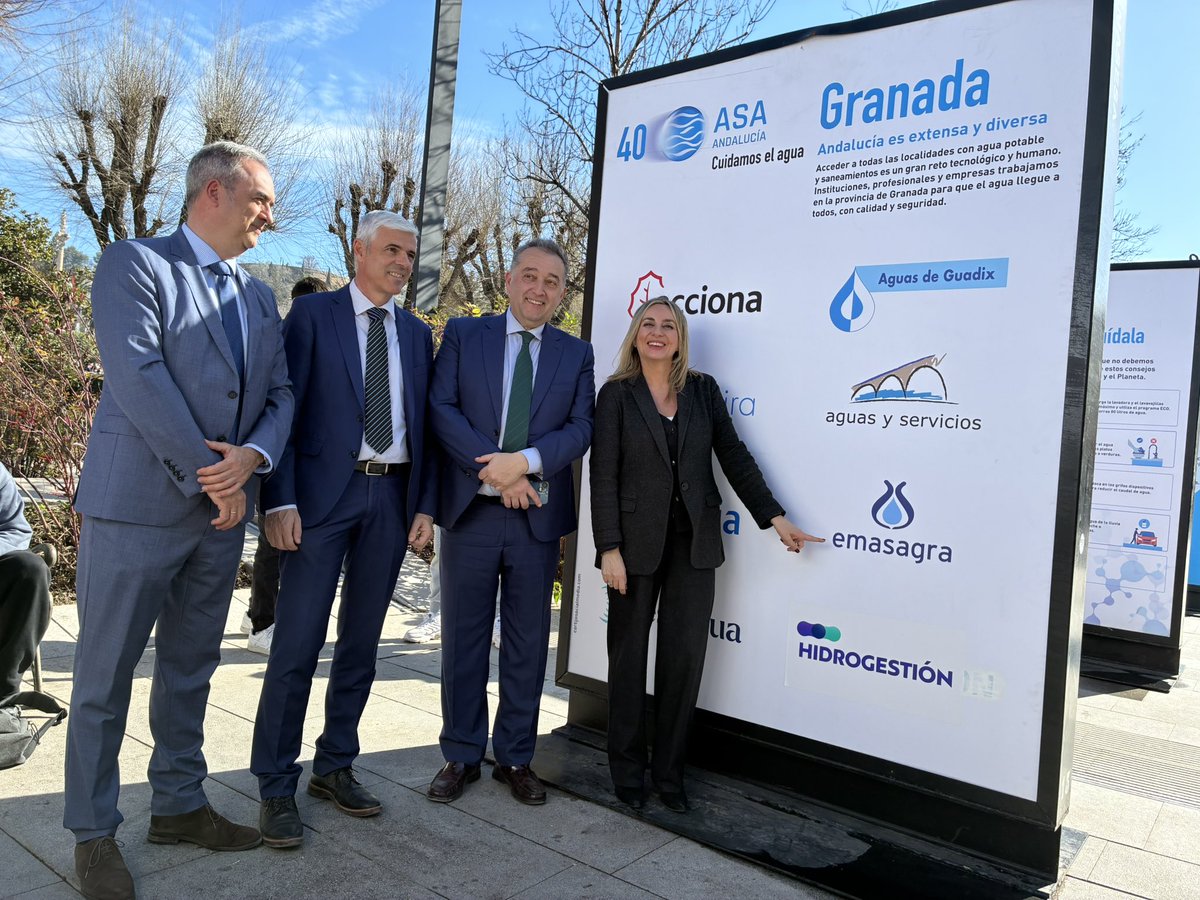 Emasagra's tweet photo. Arranca la inauguración en #Granada de la exposición itinerante de @ASA_Andalucia: una ruta para descubrir, de forma cercana y divulgativa, cómo funciona el ciclo urbano del agua y su gestión diaria. 
#40aniversarioASA
#JuntosCuidamoselAgua💦 https://t.co/3BrbBgUkWc