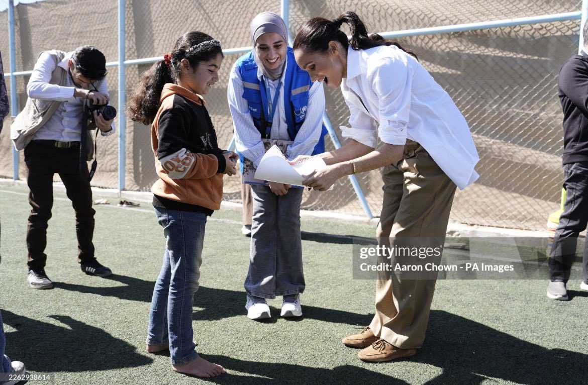 Meghan, Duchess of Sussex visiting QuestScope Youth Center at the Za'atari refugee camp, home to displaced Syrians, near Mafraq in northern Jordan 🇯🇴