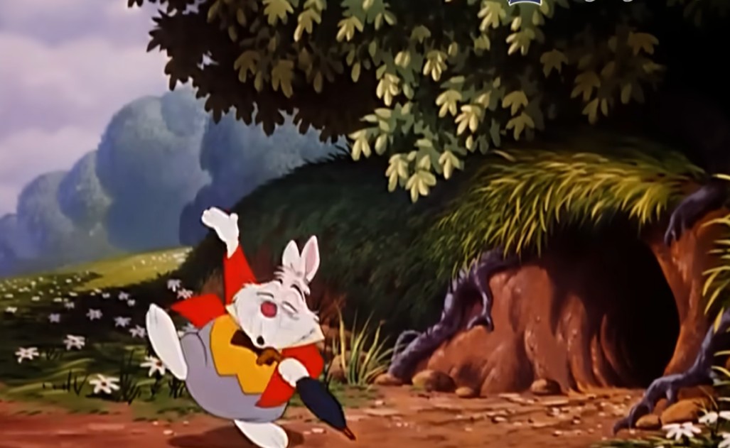 作者のルイス・キャロルが小児性愛者でしたからね。オックスフォード