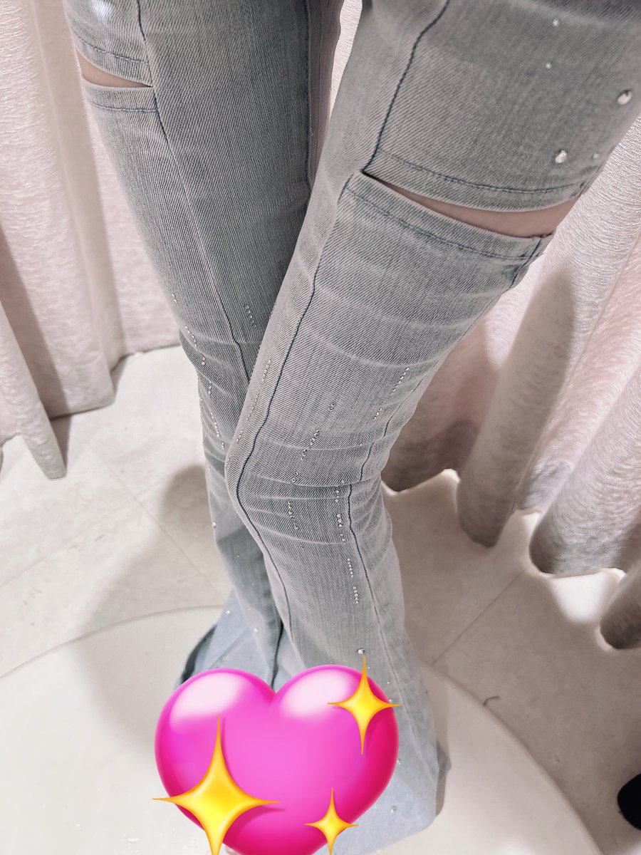 バズってたダーリッチのデニム、前から欲しかったのとダーリッチ行く予定あったのでどーせなら😻と思って買ったらXS履けなかった😭W
Sでもぴったりだったので、痩せます😭･･･多分これは六本木のホラーマンキャバ嬢か拒食症しか着れません🙀
参考に(T ^ T)
155cm/37kg/BMI 15.4
2枚目 XS / 3枚目 S https://t.co/Q0W1ymR6ce