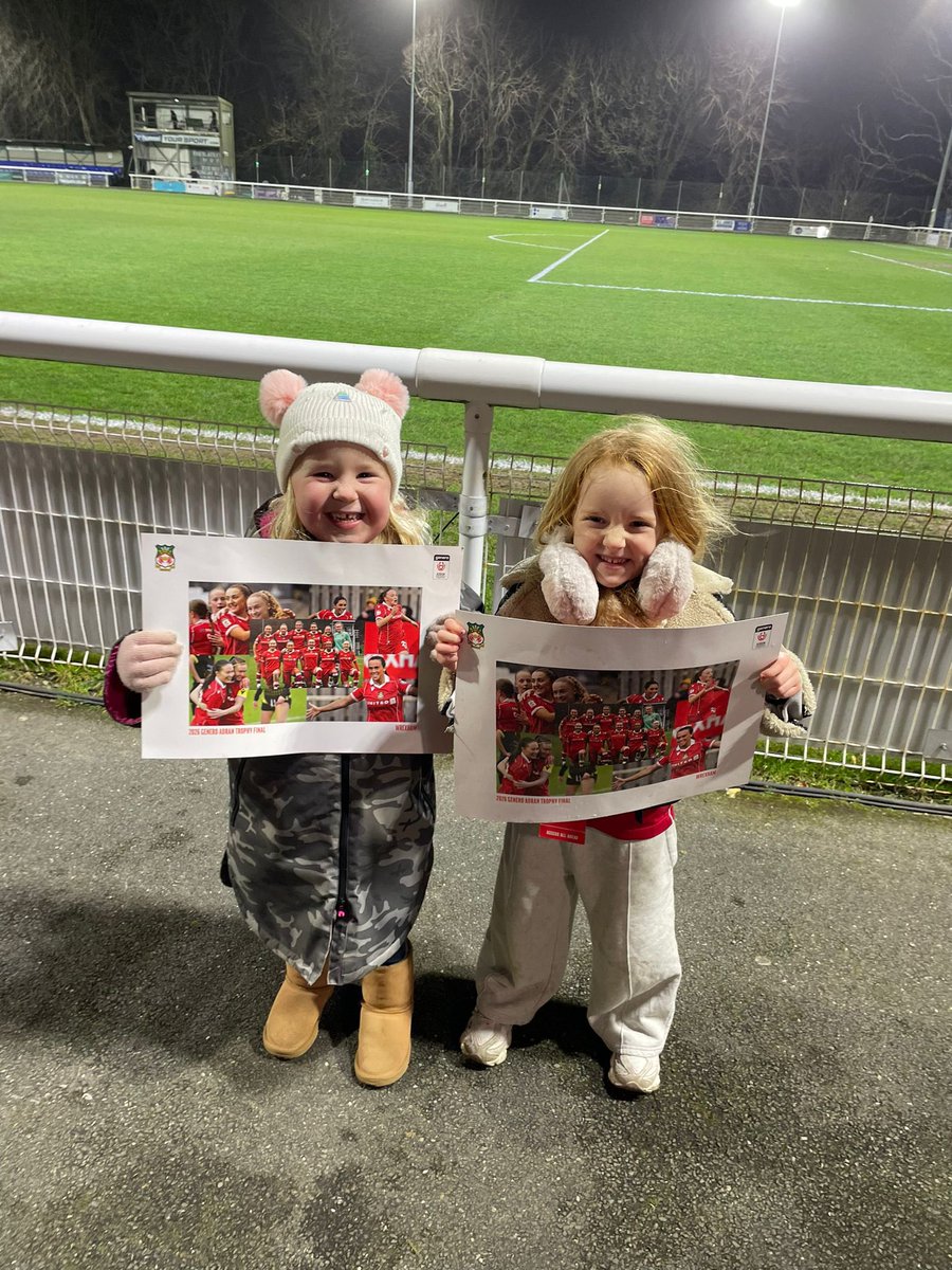 Phoebe Davies tweet media