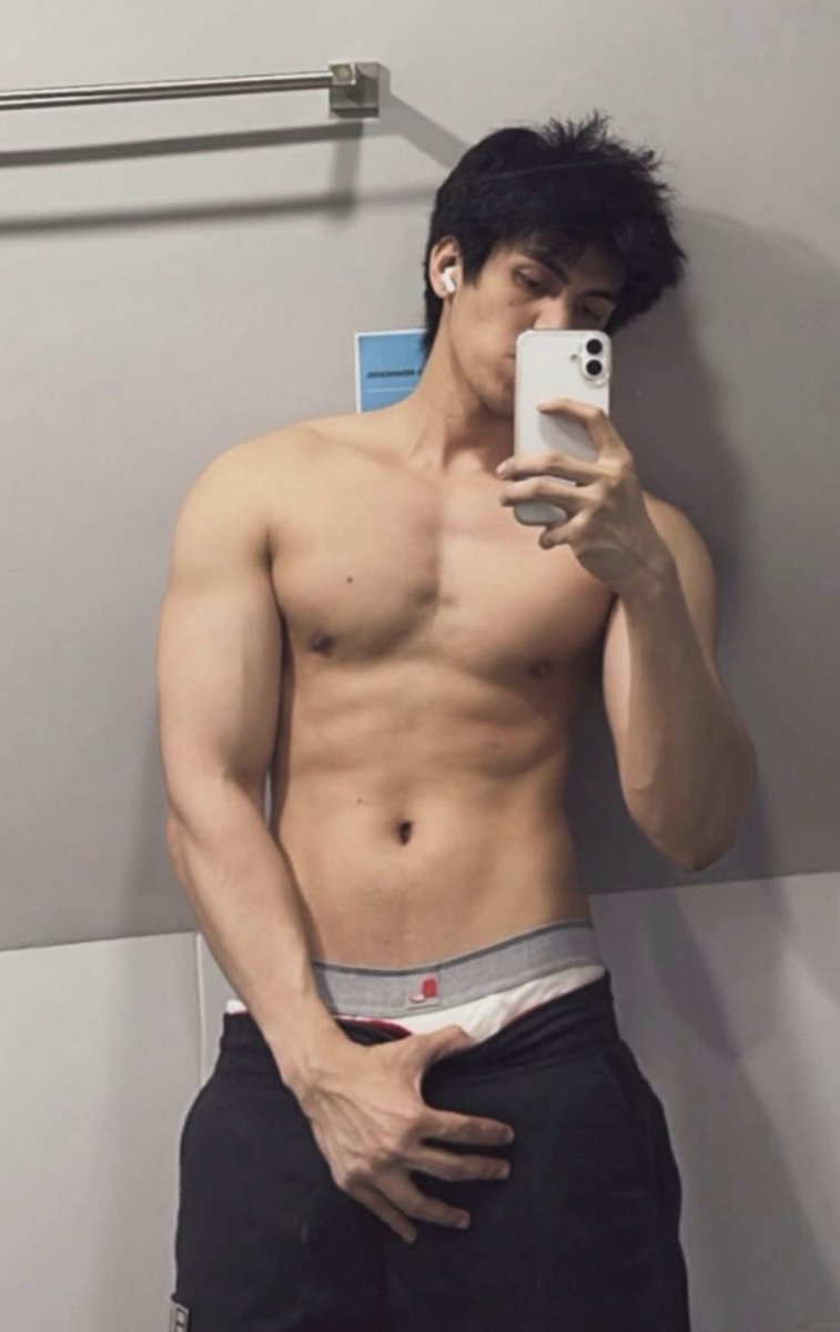 peterpeppper's tweet photo. DAMN HOT MO TALAGA JOHN 🥵🔥 https://t.co/V7VMTsLK46