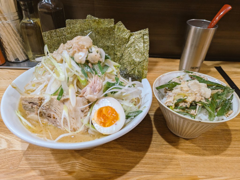 丸鶏スープでいただく🐷豚仙人 丸鶏ネギラーメン＋のり (麺200g