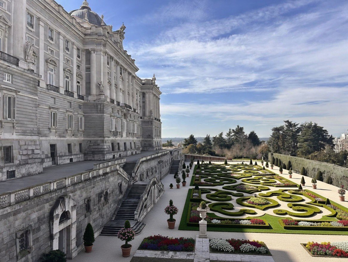 MADRID DECADENTE tweet media