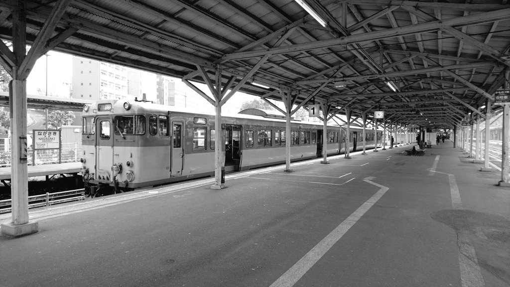 もう、見られないのですね。 (´・ω・`)ｼｮﾎﾞﾝ #駅名板と車両を一緒に