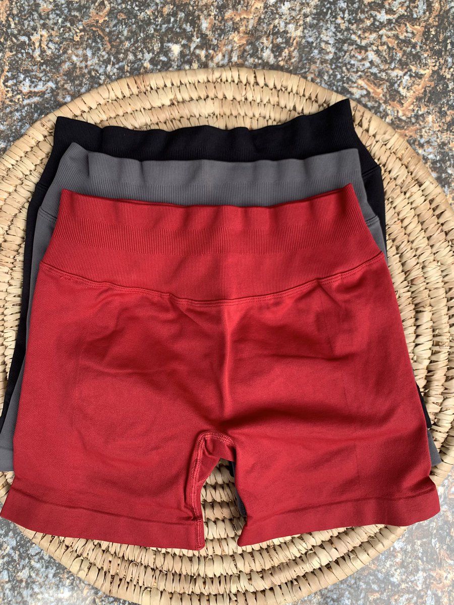 NITA SHORTS. 🤍

🏷️12,500. 

L - XL. 
send a dm to order!