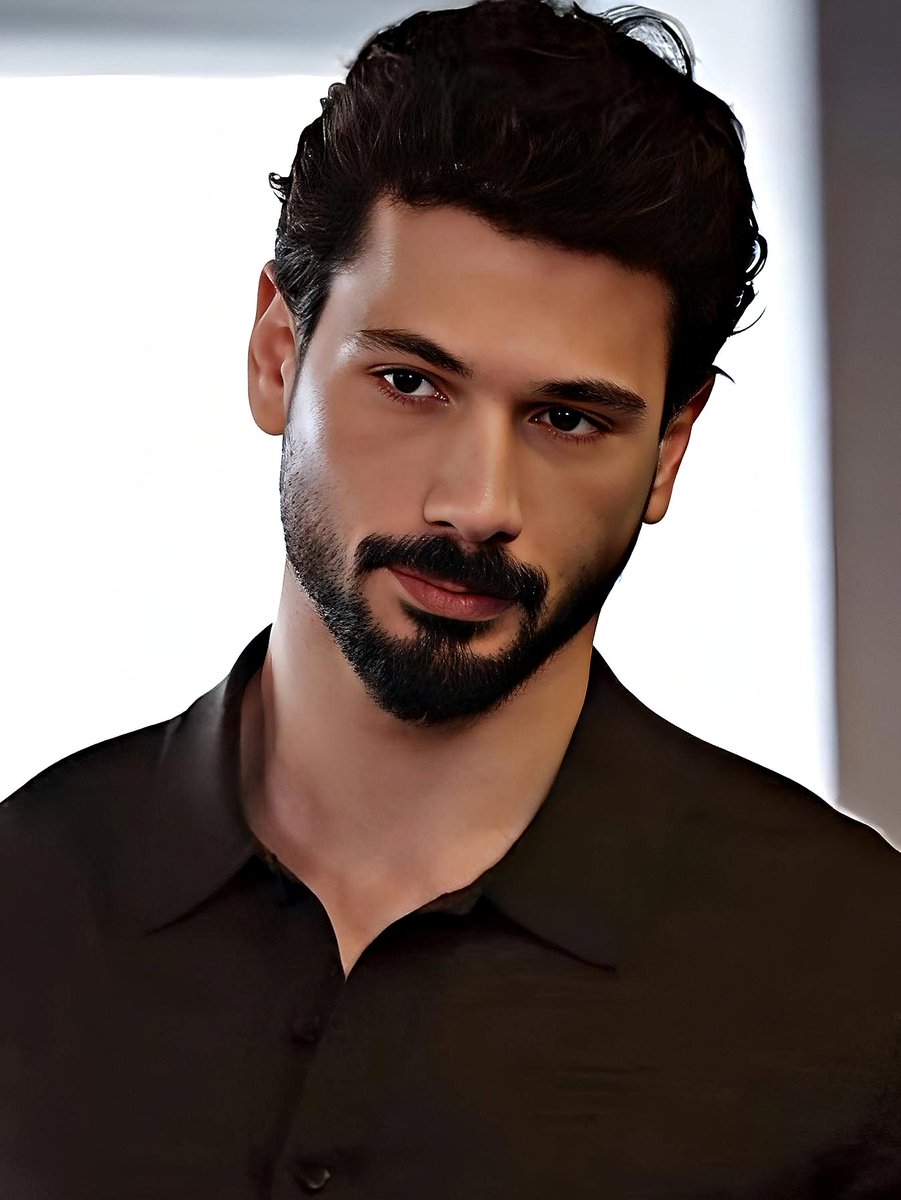 Some faces bring comfort… but yours is breathtaking!😍