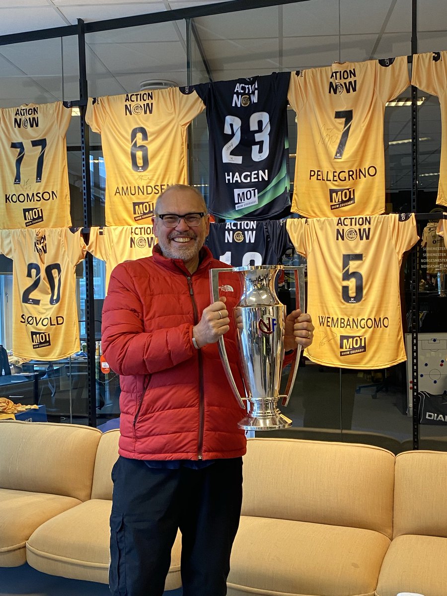 Mark Davies tweet media