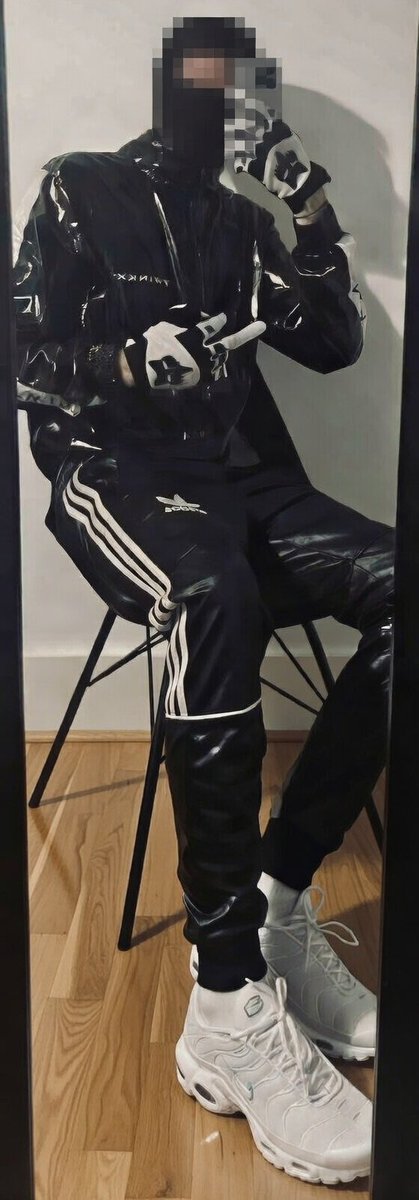 Leatherscallyboi tweet media
