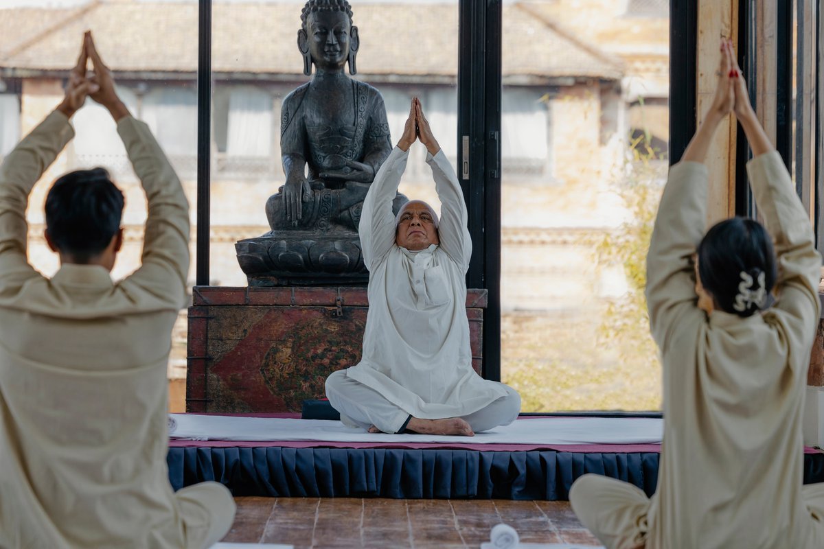 nepaltourismb's tweet image. Quiet moments of reflection, where heritage meets wellness. 🧘 From serene courtyards to sacred spaces, options are aplenty in #Nepal for those seeking balance and beauty. 🌼🇳🇵#NepalNOW 
#WellnessWednesday #LifetimeExperiences 
📷 The Dwarika's Hotel