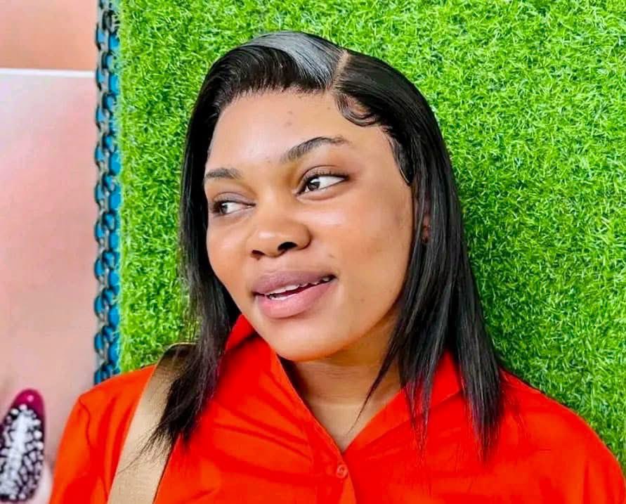 AdvoBarryRoux's tweet photo. Bulelwa Musa (26) was last seen in Jan 2025 Since then, the family only received WhatsApp voice notes from her requesting money to purchase food, the bank acc provided belong to an unknown individual. If you have any info kindly contact the nearest SAPS. 

Repost For Awareness https://t.co/4S93iGzD4N
