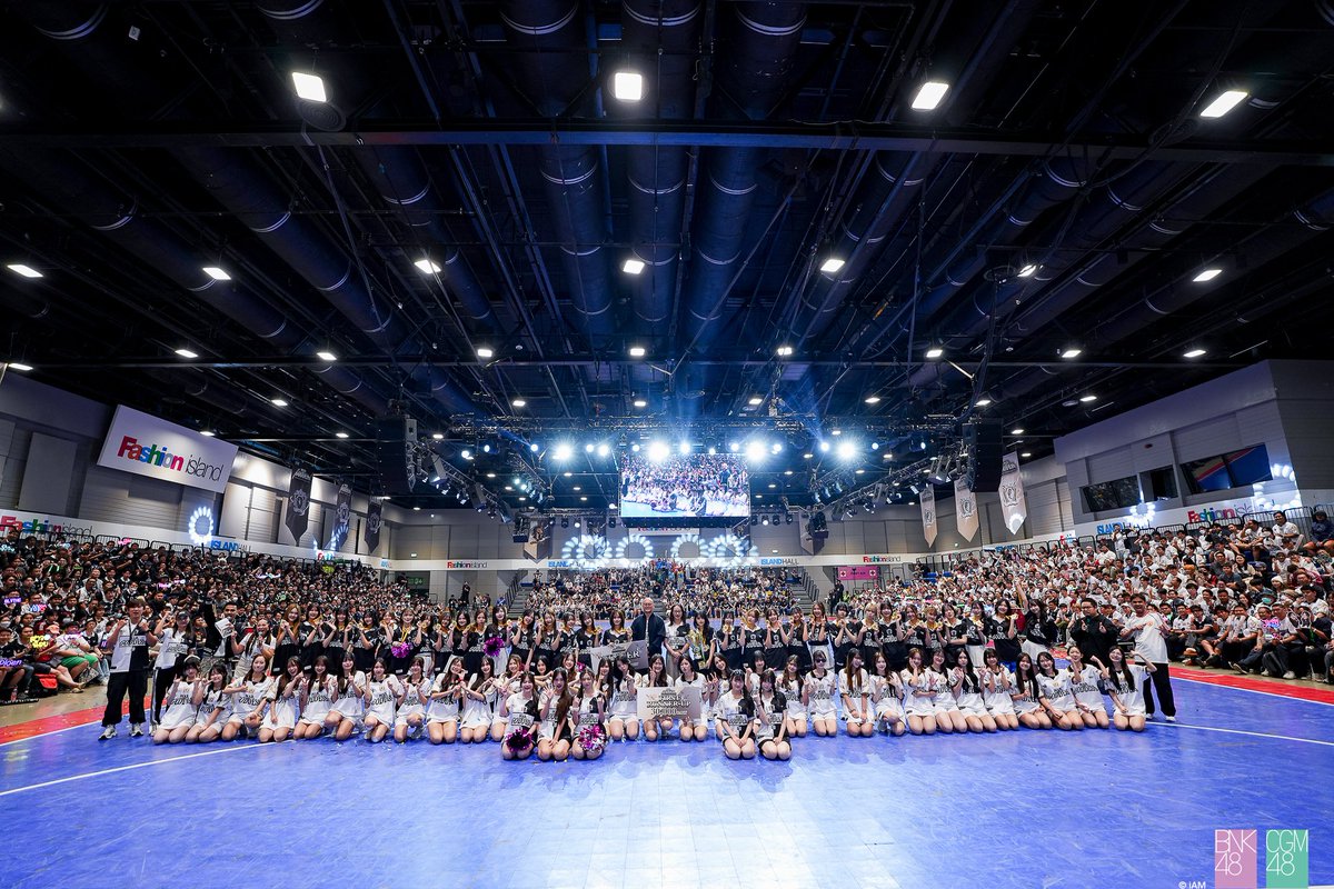 [🏟️💥] #BNK48CGM48SportsDay2026

ขอขอบคุณที่มาร่วมรับชมการแข่งขัน BNK48 &amp; CGM48 Sports Day 2026: War of Goddess @ Fashion Island เมื่อวันที่ 15 กุมภาพันธ์ 2026 ที่ผ่านมาด้วยนะคะ

อัลบั้มภาพบรรยากาศช่วงการแข่งขันกีฬา
facebook.com/media/set/?set…

#FashionIsland
#BNK48 #CGM48
