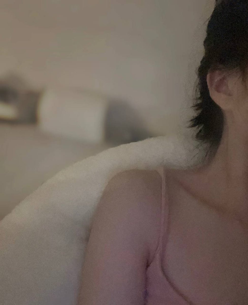 bbjennyd's tweet photo. 昨晚你和我聊到凌晨三点多 我以为你心里有我 ，后来才知道你原来上夜班😇 https://t.co/EE3aiU8DjO
