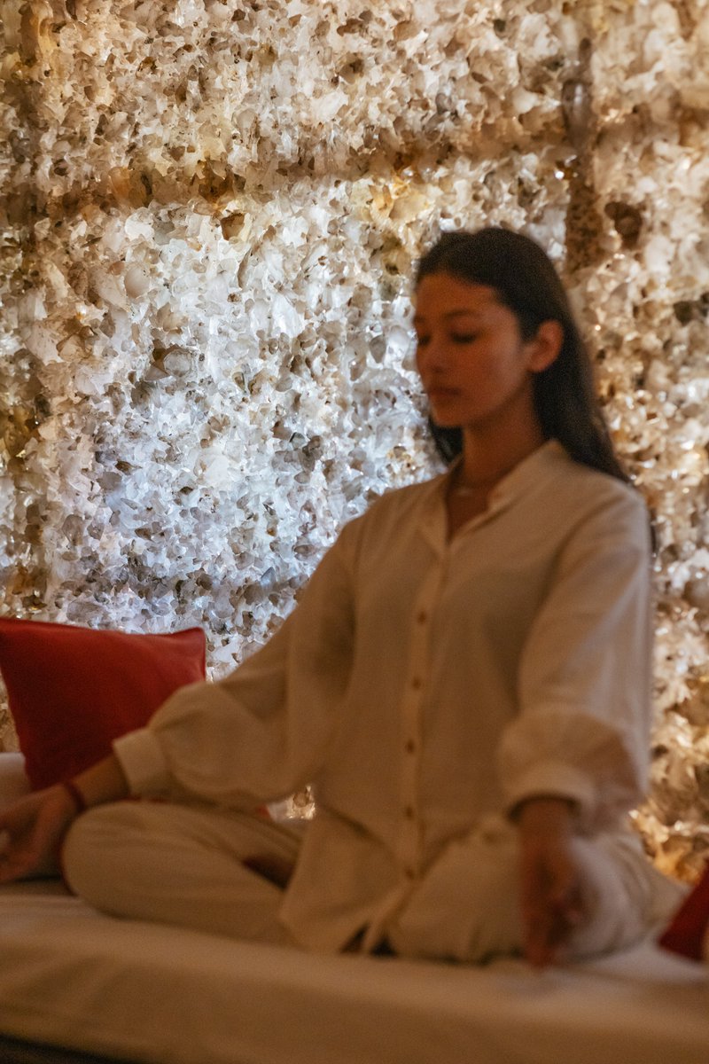 nepaltourismb's tweet image. Quiet moments of reflection, where heritage meets wellness. 🧘 From serene courtyards to sacred spaces, options are aplenty in #Nepal for those seeking balance and beauty. 🌼🇳🇵#NepalNOW 
#WellnessWednesday #LifetimeExperiences 
📷 The Dwarika's Hotel