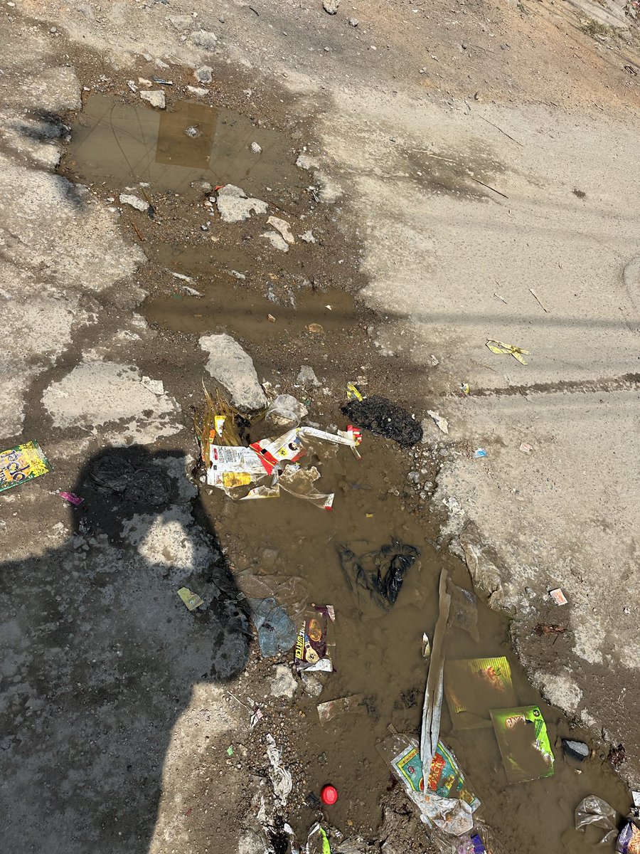 Kaleem18176946's tweet photo. @HMWSSBOnline @HMWS @hmwssbed  I have been informing the HMWS authorities about the patch works that has to be done as the roads were damaged for laying HMWS water line since 1year at Sri Krishna Nagar,Suraram..Requesting to take immediate action and complete the patch works https://t.co/gdhrxU56Be